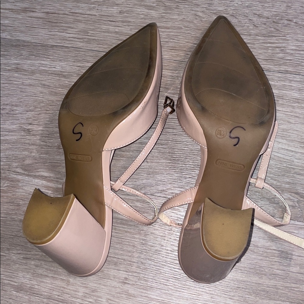 Nine West Barely Nude Patent T Bar Heels size 9.5 - Picture 8 of 9
